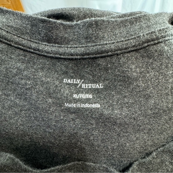 Daily Ritual Women’s Relaxed Fit Muscle Sleeve Tunic Tank - Picture 3 of 6